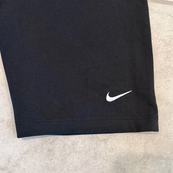 NWT Women’s Nike Bike Shorts - Picture 3 of 6